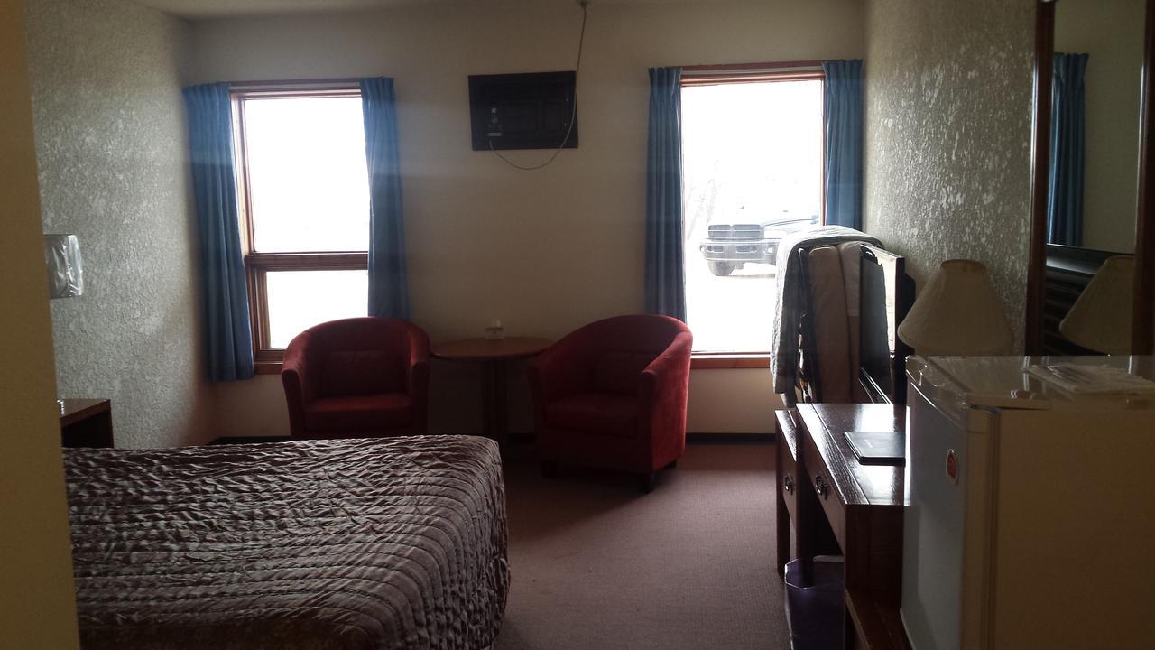 Maple Creek Motor Inn 外观 照片