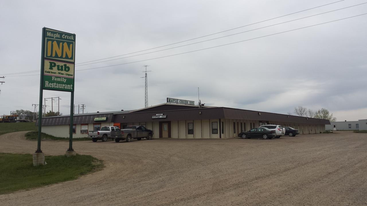 Maple Creek Motor Inn 外观 照片