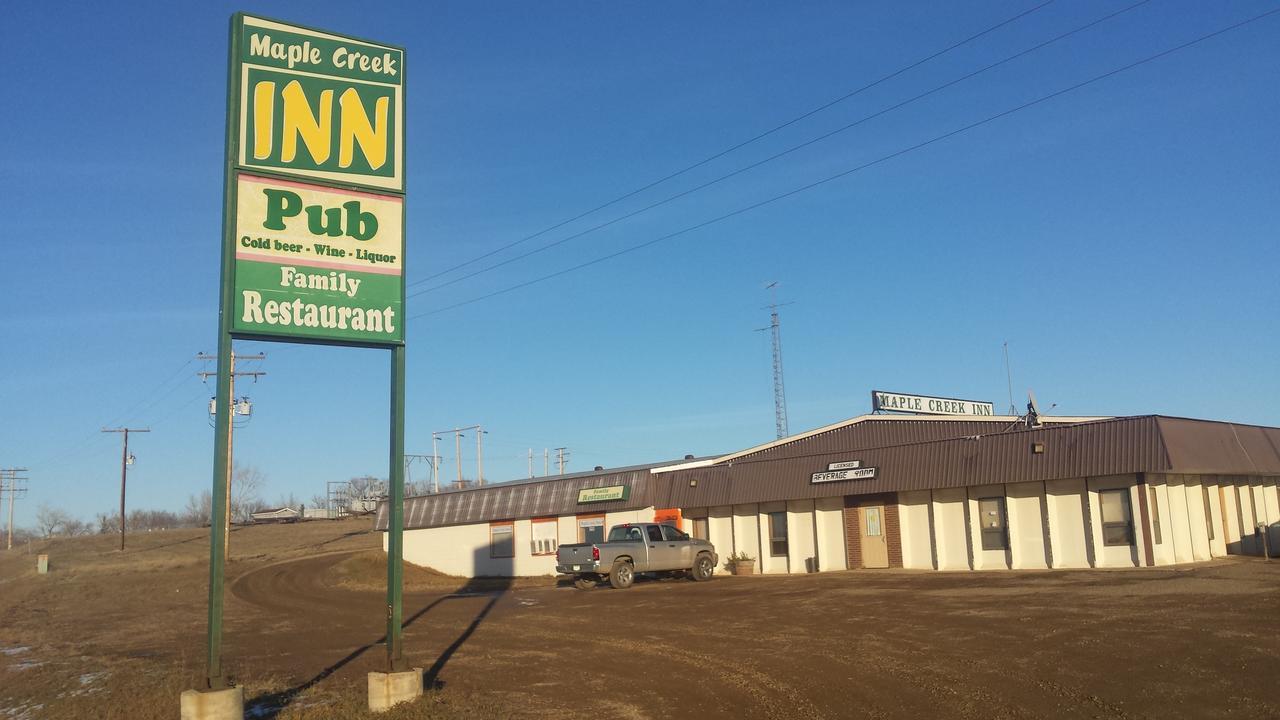 Maple Creek Motor Inn 外观 照片